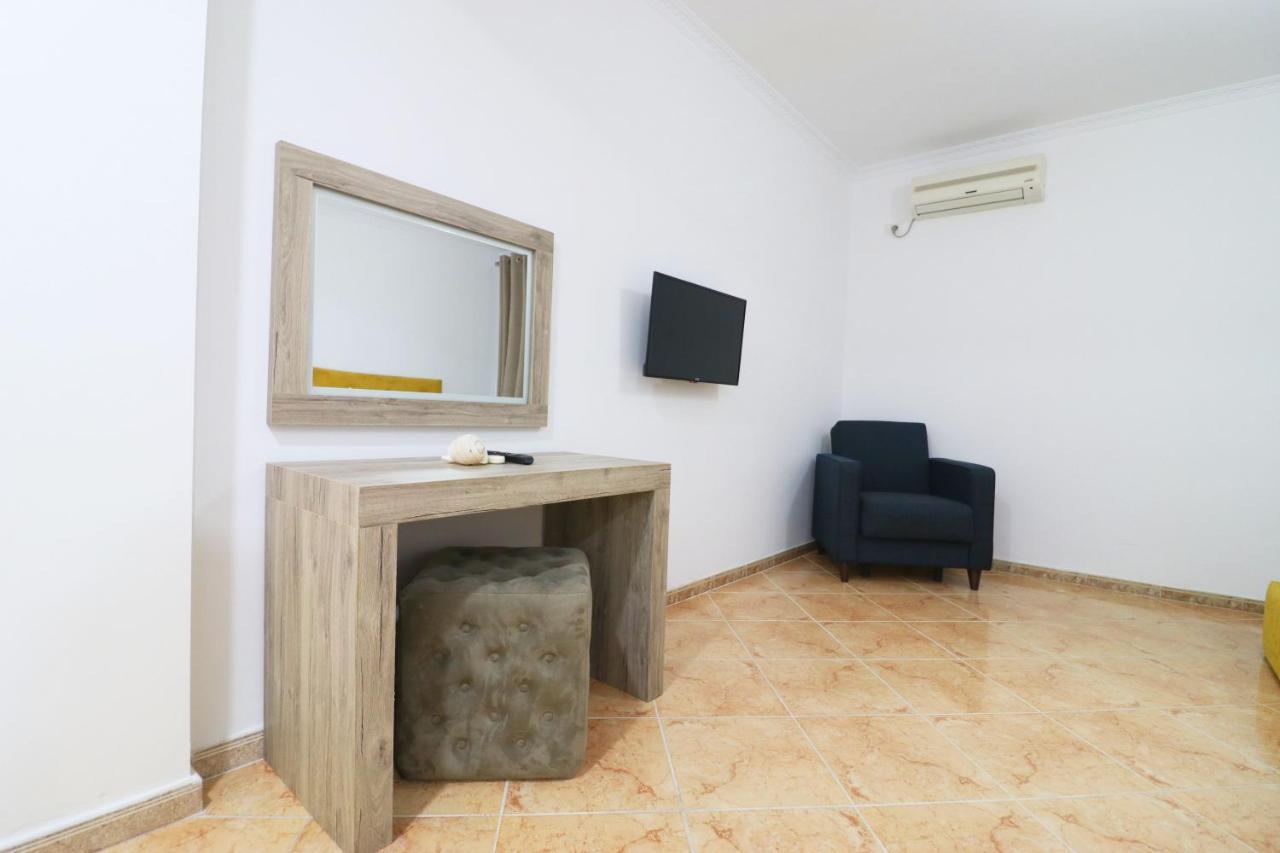 Hotel Kristal วญอเรอ ภายนอก รูปภาพ